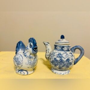 Dutch Blue 3 1/2” X 4” Porcelain Chinese rooster Pitcher & Tea Pot, 1970-80’s